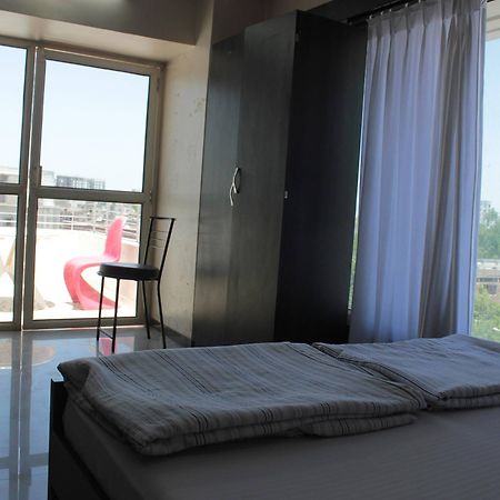 Hotel Apple Inn Ahmedabad Eksteriør bilde